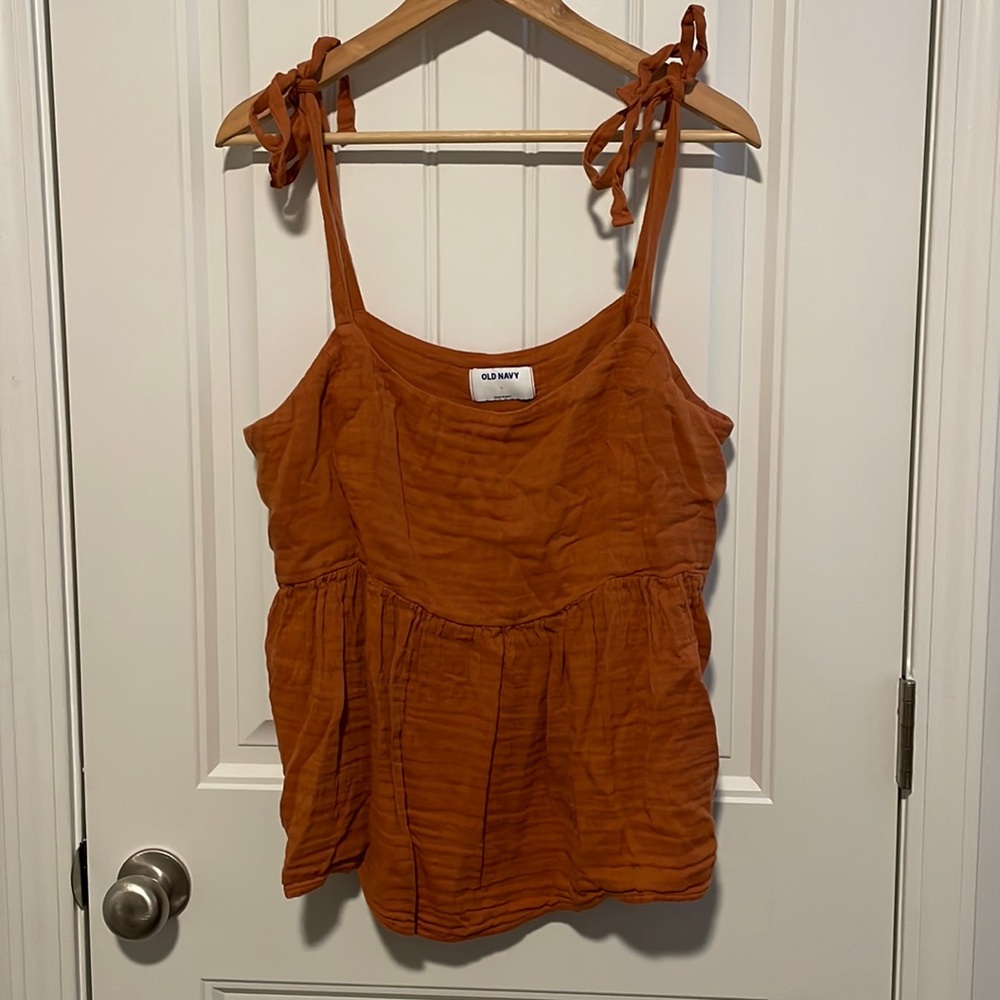 Orange old navy top never worn size large